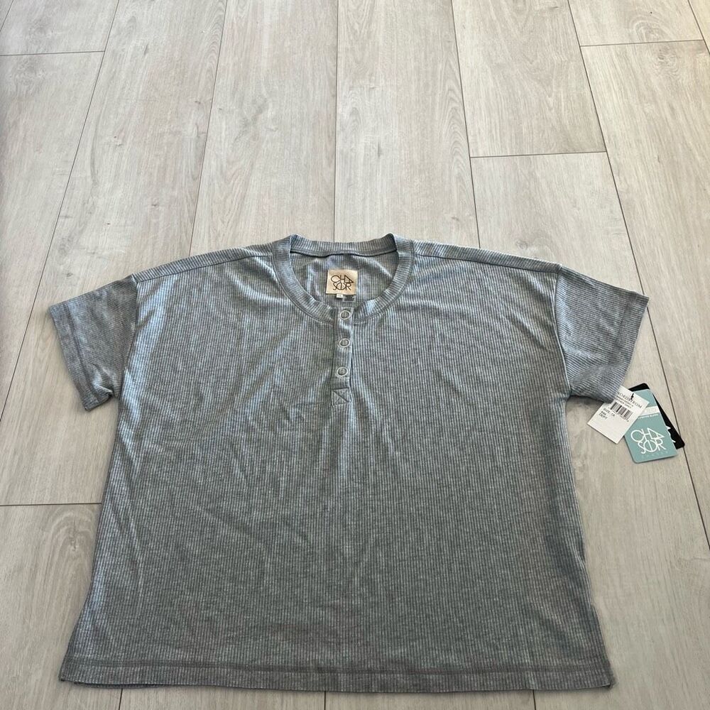 Chaser Women's Ribbed Knit Henley Tee T-Shirt Size 1X Gray Snap Close